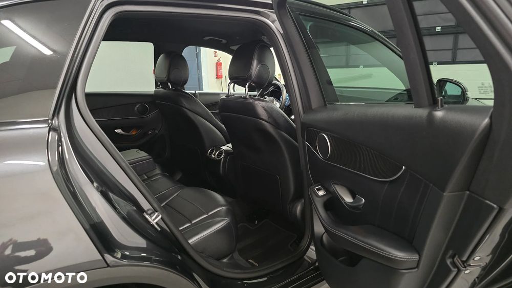 Mercedes-Benz GLC 300 de 4Matic 9G-TRONIC AMG Line Plus - 16