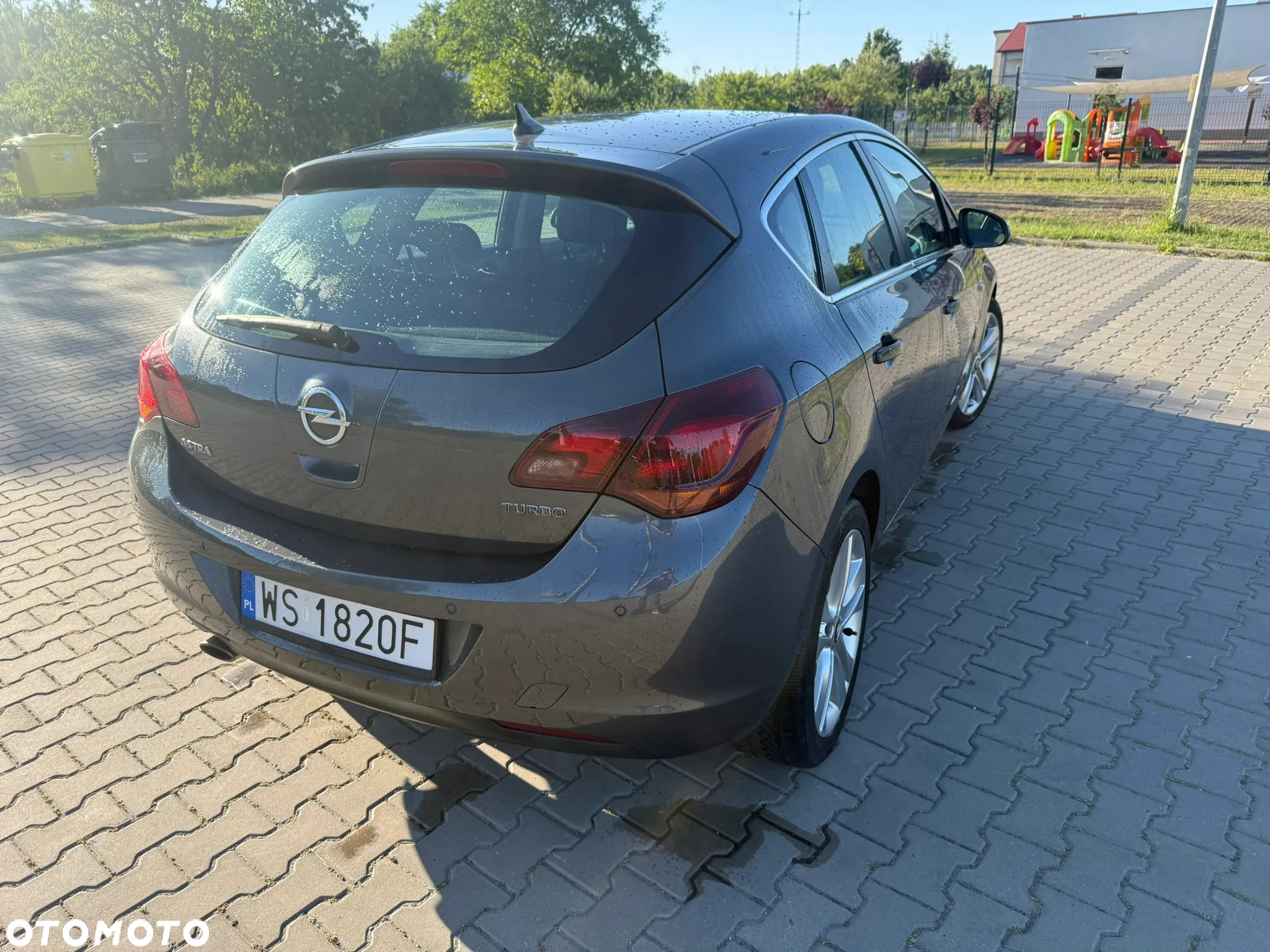 Opel Astra GTC 1.6 Turbo Edition - 2