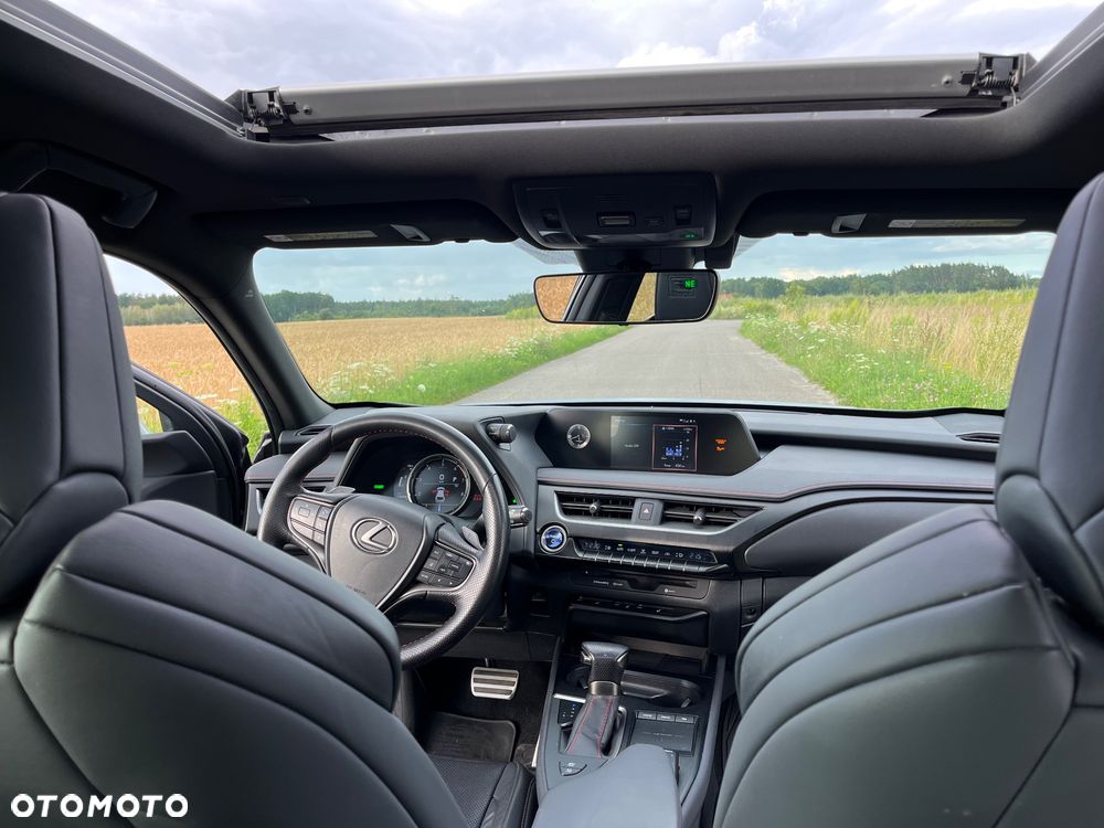 Lexus UX - 8