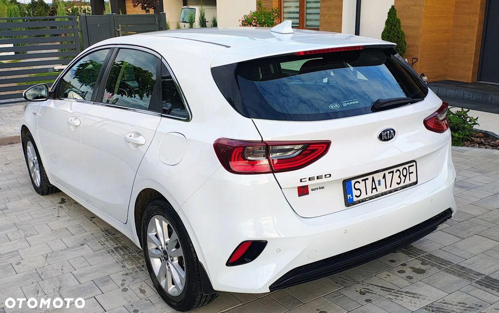 Kia Ceed 1.6 CRDi SCR M - 2