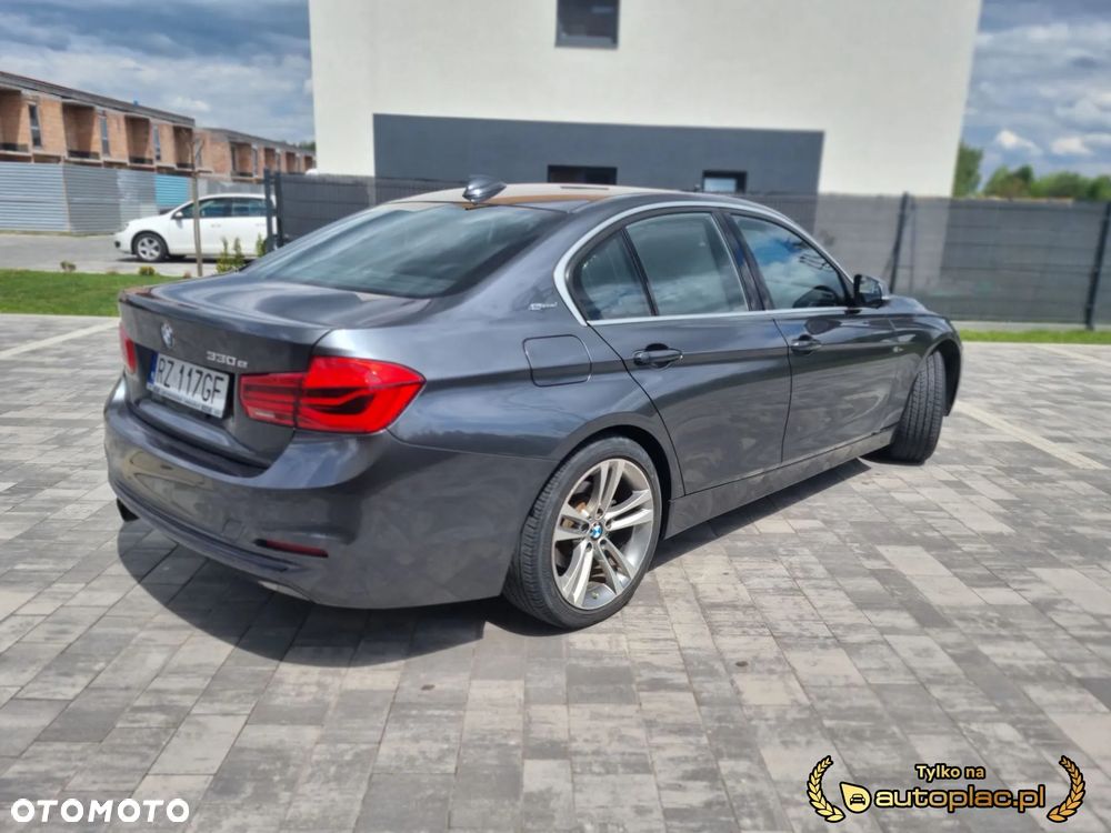 BMW Seria 3 330e iPerformance Luxury Line - 9