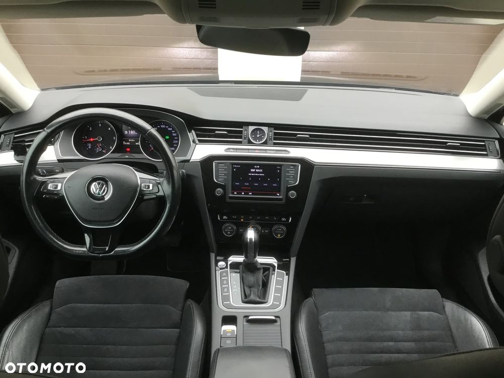 Volkswagen Passat 2.0 TDI SCR DSG Highline - 36
