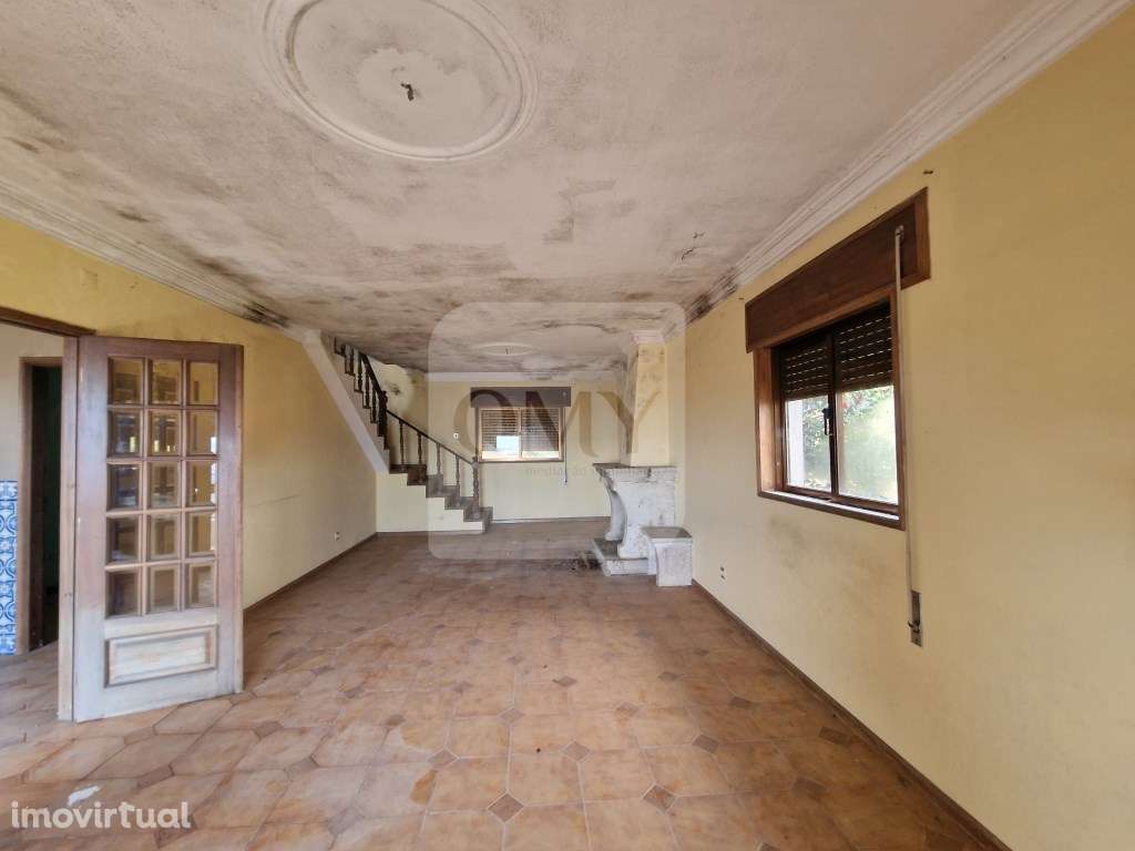 Moradia com 3 Pisos e Logradouro em Loureiro, Peso da Régua - Grande imagem: 2/22