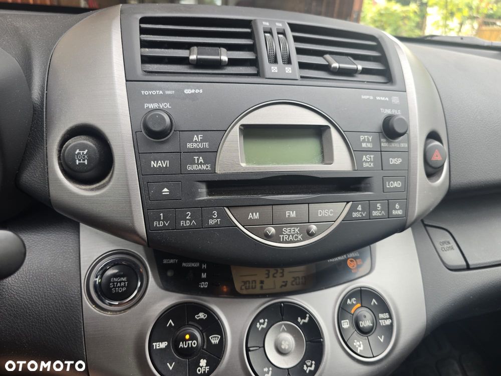 Toyota RAV4 2.2 D-4D X - 18