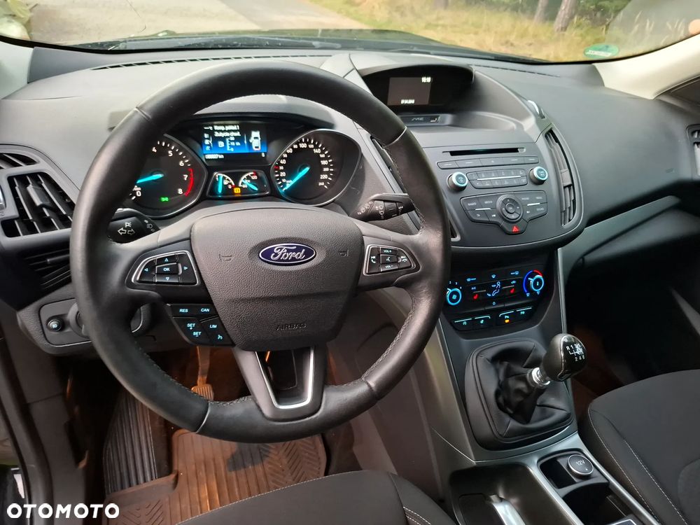 Ford Kuga 1.5 EcoBoost 2x4 Trend - 21