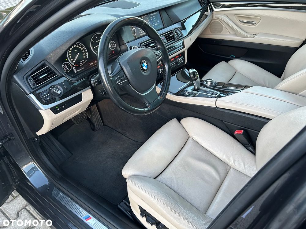 BMW Seria 5 525d xDrive - 10