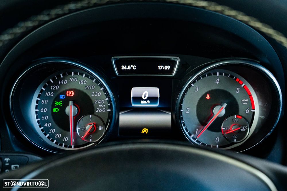Mercedes-Benz GLA 180 d - 16