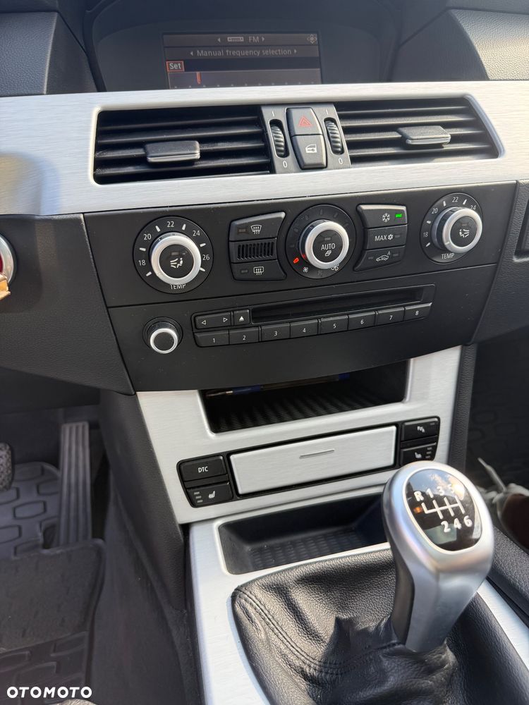 BMW Seria 5 525d - 22