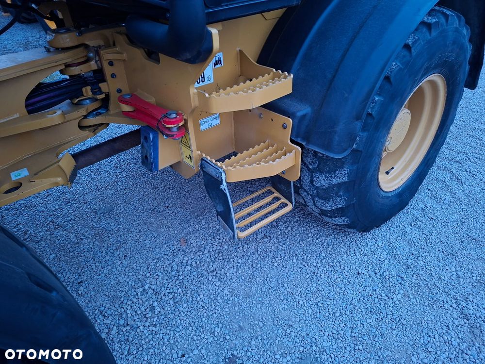 Caterpillar CAT 908 M - 14