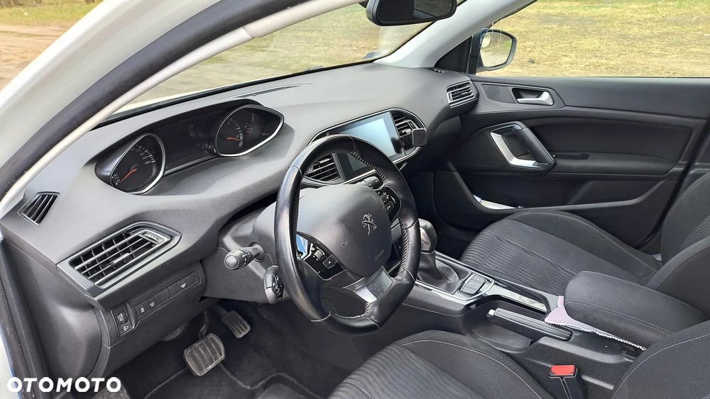 Peugeot 308 1.6 BlueHDi Active S&S EAT6 - 17