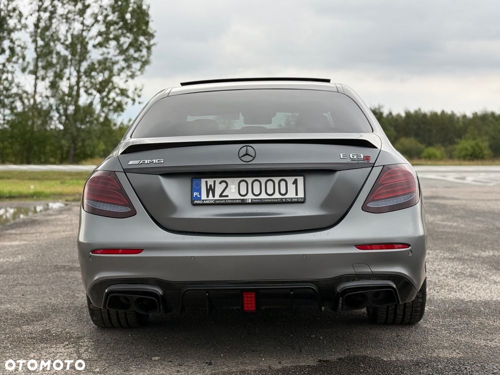 Mercedes-Benz Klasa E AMG 63 S 4Matic AMG Speedshift 9G-MCT Edition 1 - 22