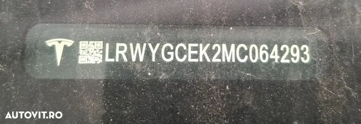 Tesla Model Y Long Range Dual Motor AWD - 12
