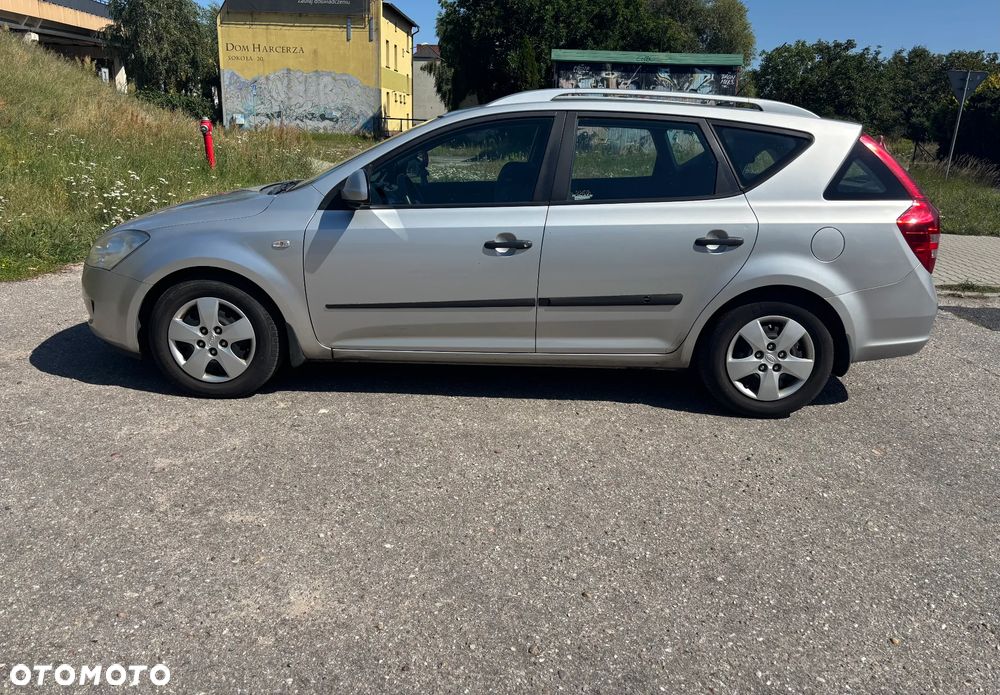 Kia Ceed 1.6 Crdi Comfort - 1