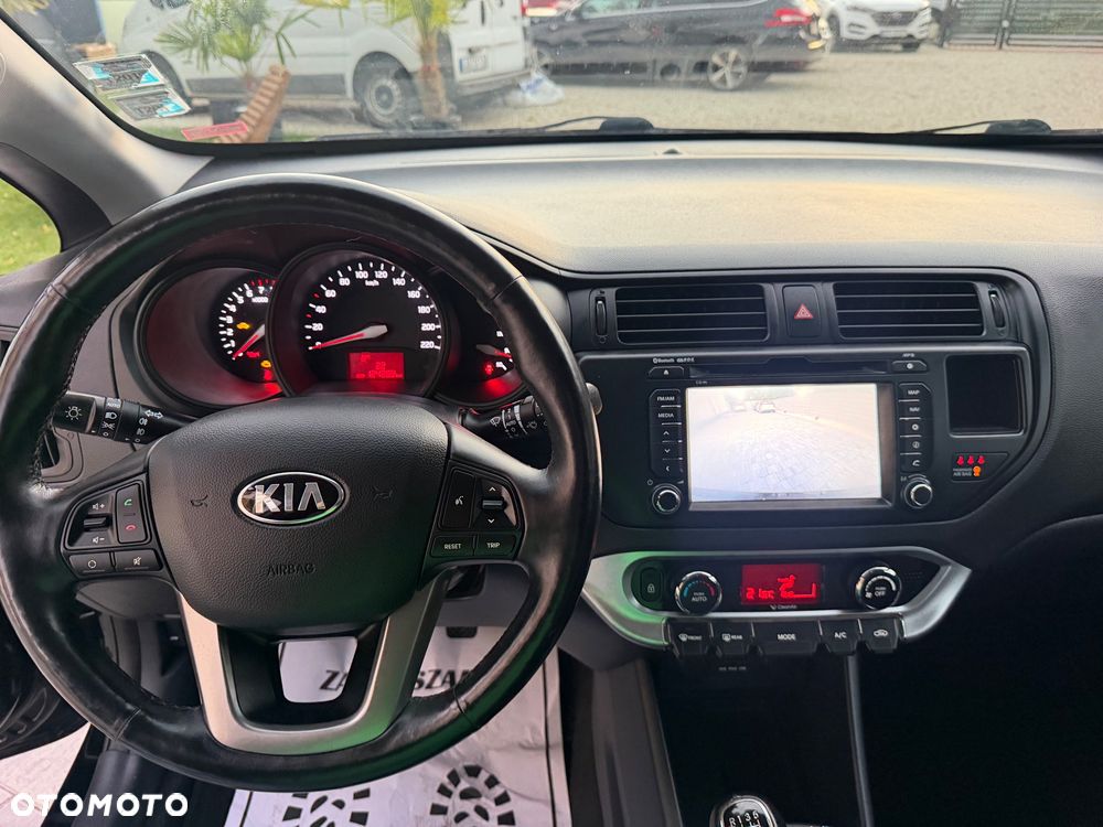 Kia Rio - 16