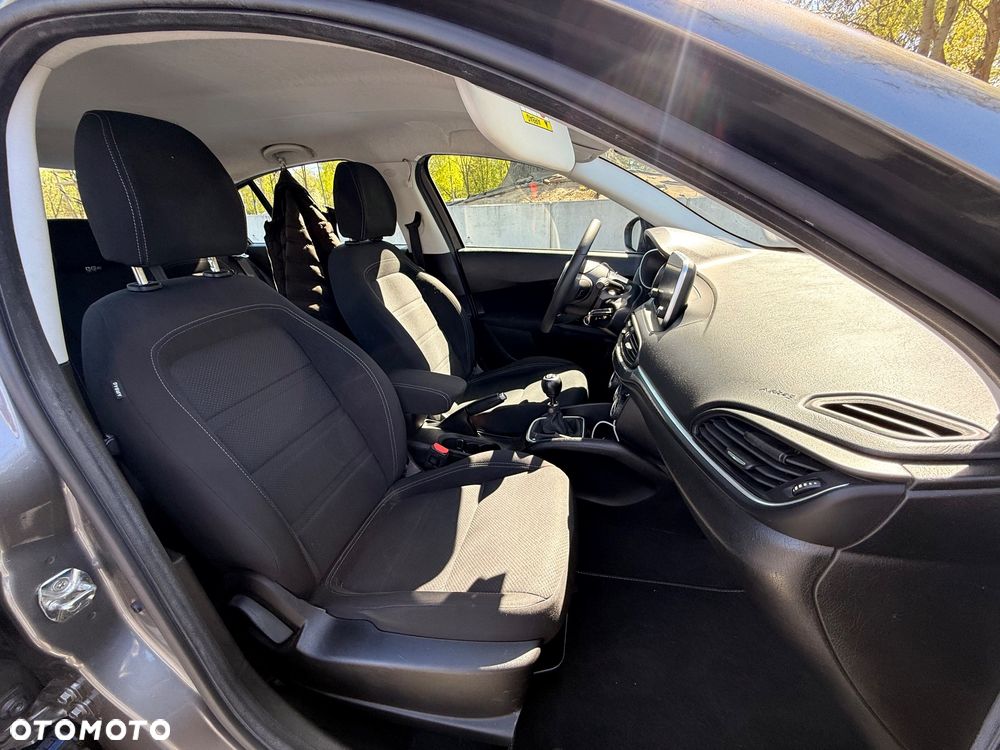 Fiat Tipo 1.4 16V Lounge EU6d - 11