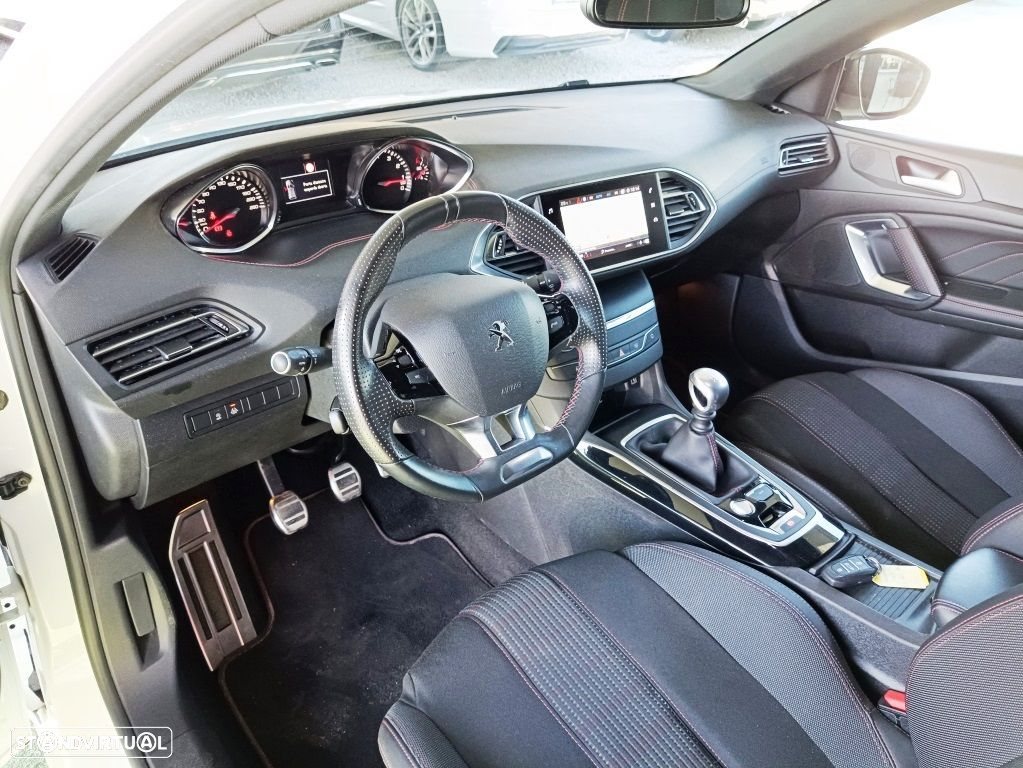 Peugeot 308 1.2 PureTech GT Line - 4