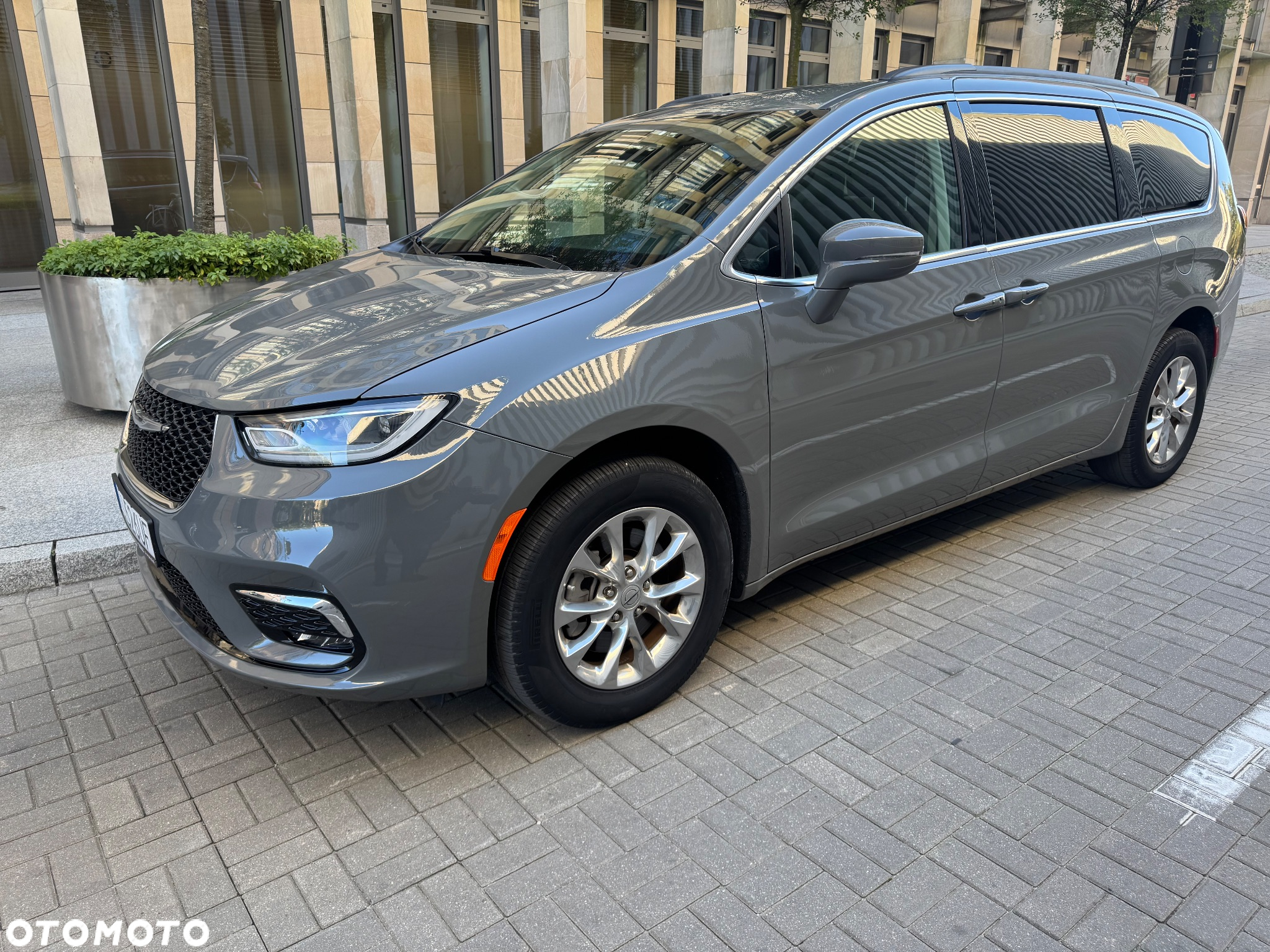 Chrysler Pacifica - 11