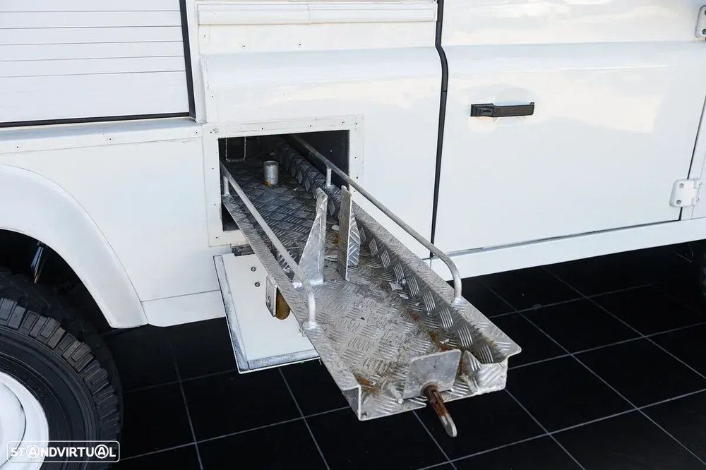 Land Rover Defender 90 2.5 Td5 E - 13