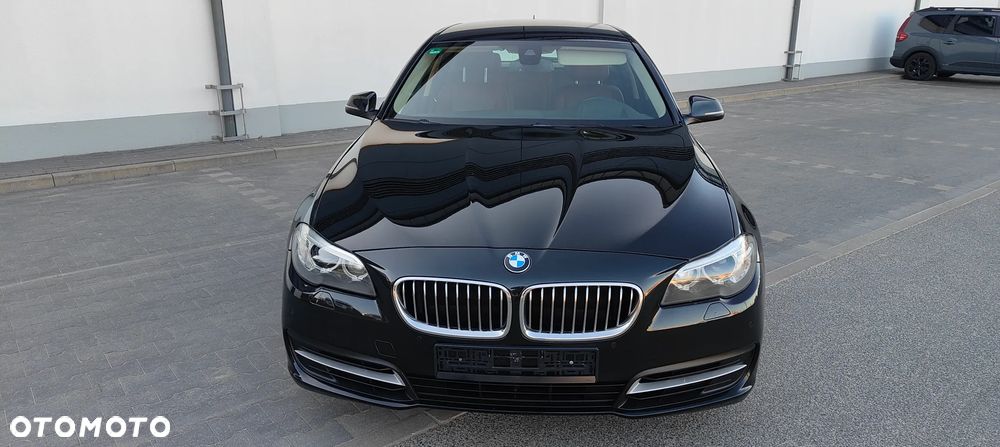 BMW Seria 5 525d Luxury Line - 11