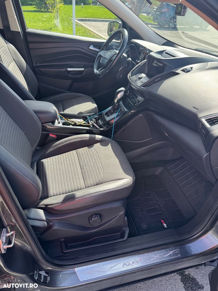 Ford Kuga 2.0 TDCi 4WD Powershift Vignale - 4