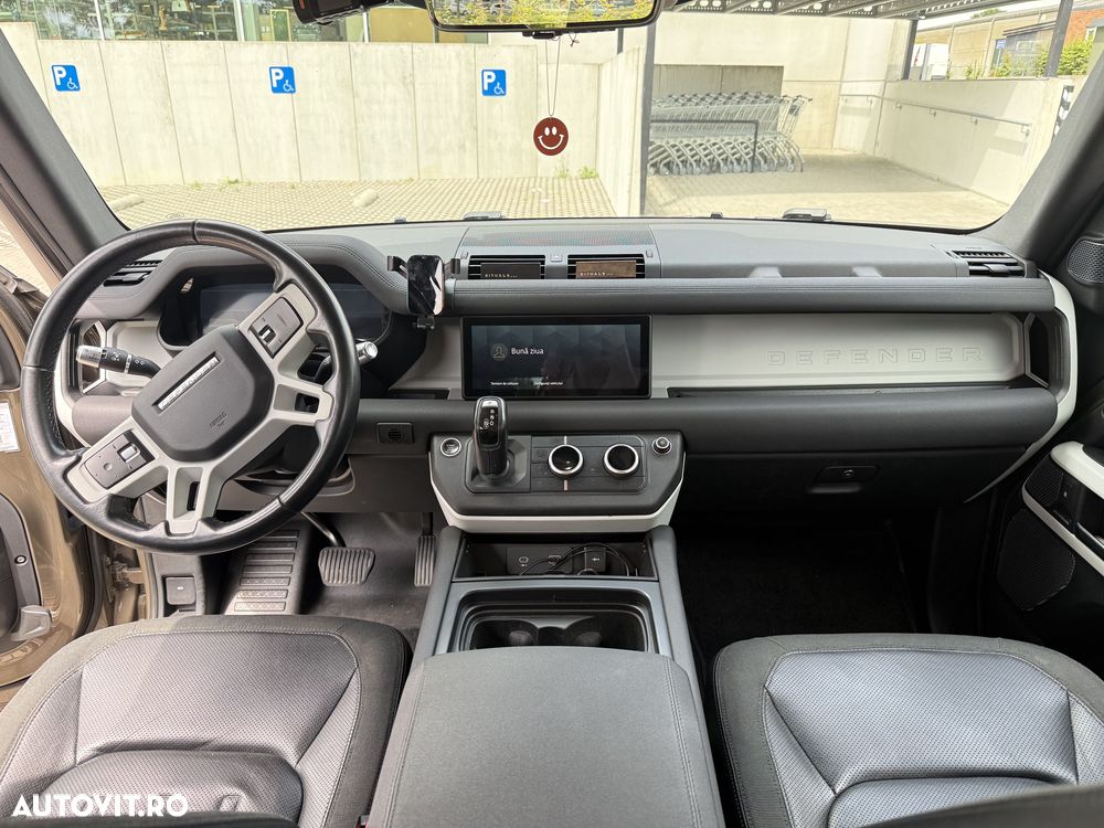 Land Rover Defender 110 2.0L D240 S - 2
