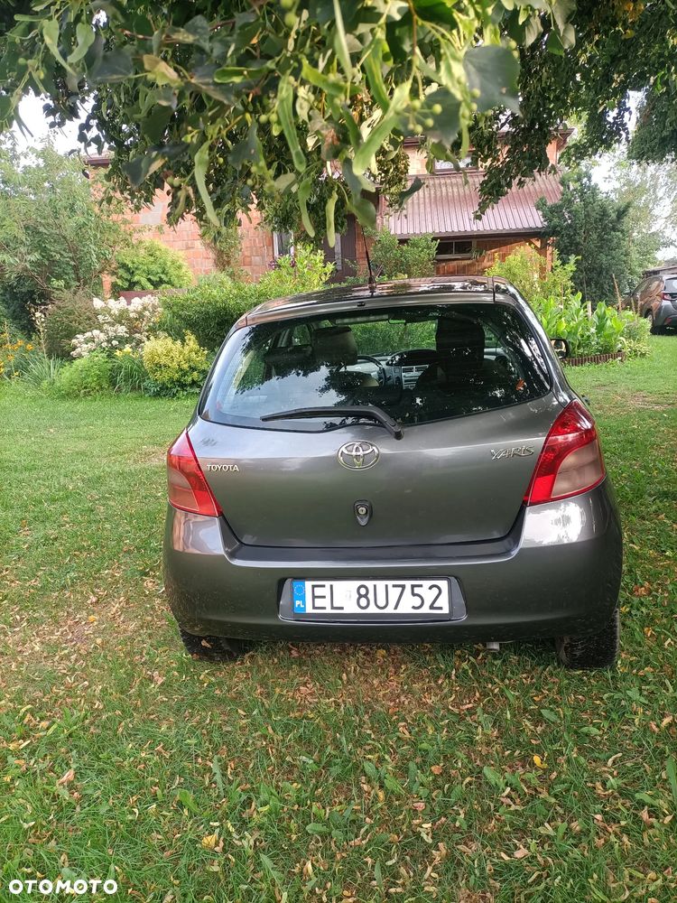 Toyota Yaris 1.3 Luna - 4