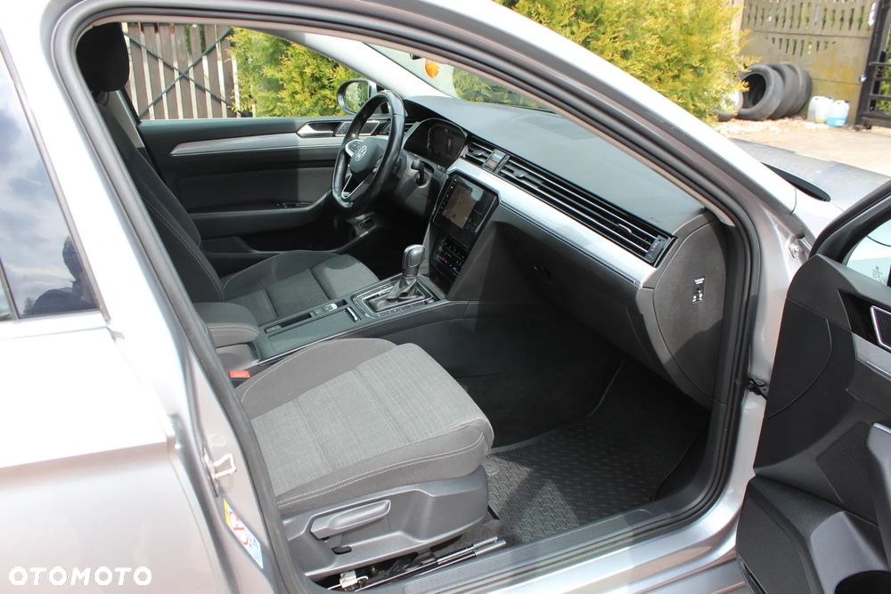 Volkswagen Passat 2.0 TDI SCR Trendline DSG - 10