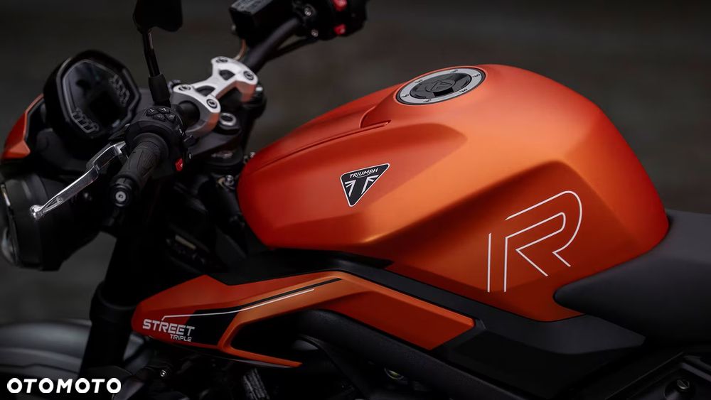 Triumph Street Triple - 4