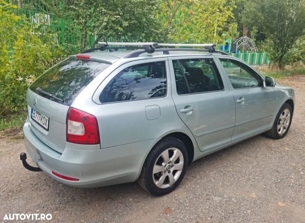 Skoda Octavia 1.8 TSI DSG Ambiente - 2