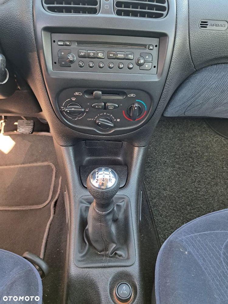 Peugeot 206 - 4
