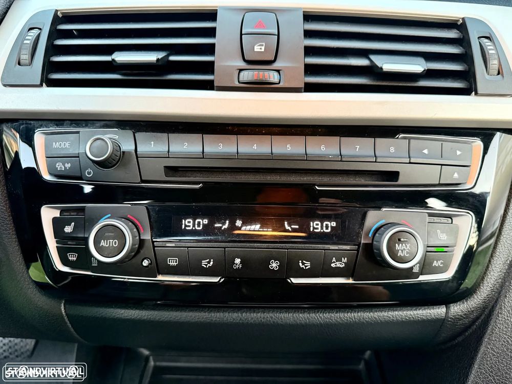BMW 320 d Touring Ultimate Auto - 11