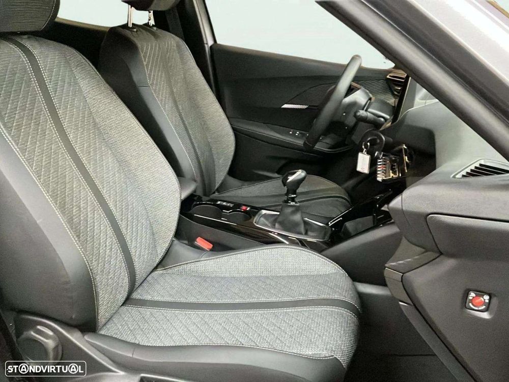 Peugeot 2008 1.2 PureTech Allure - 17