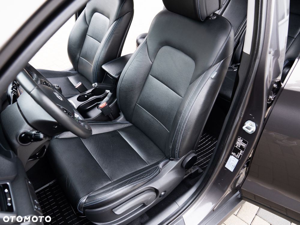 Hyundai Tucson 1.7 CRDI BlueDrive Style 2WD - 25