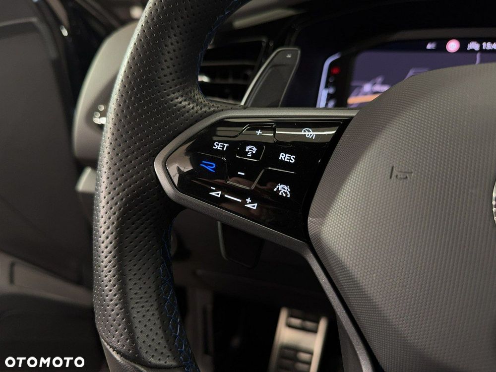 Volkswagen T-Roc - 21