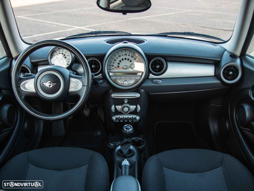 MINI 3 Portas Cooper D - 2