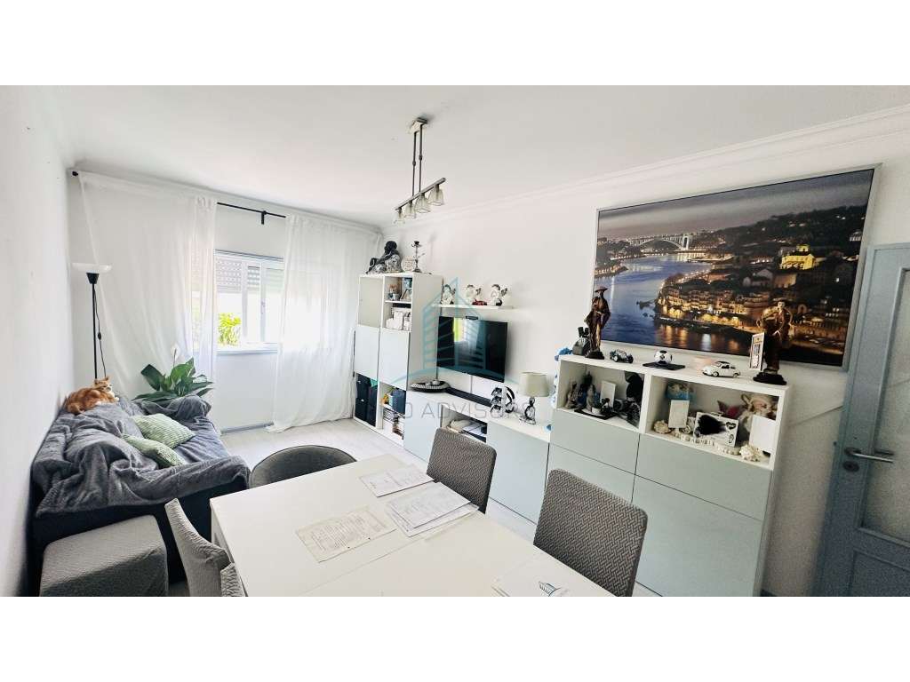Excelente T2 com Lugar de Garagem e elevador em S. Cosme - Grande imagem: 5/36