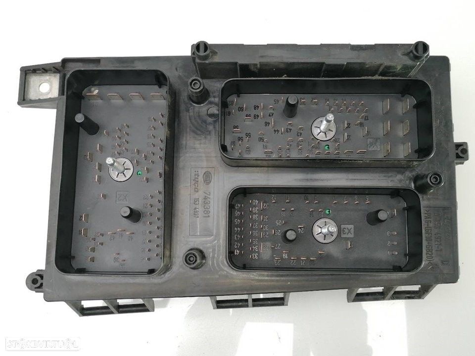 CAIXA RELÉS / FUSÍVEIS OPEL ZAFIRA B 2005 -13206746 5DK00866852 - 4