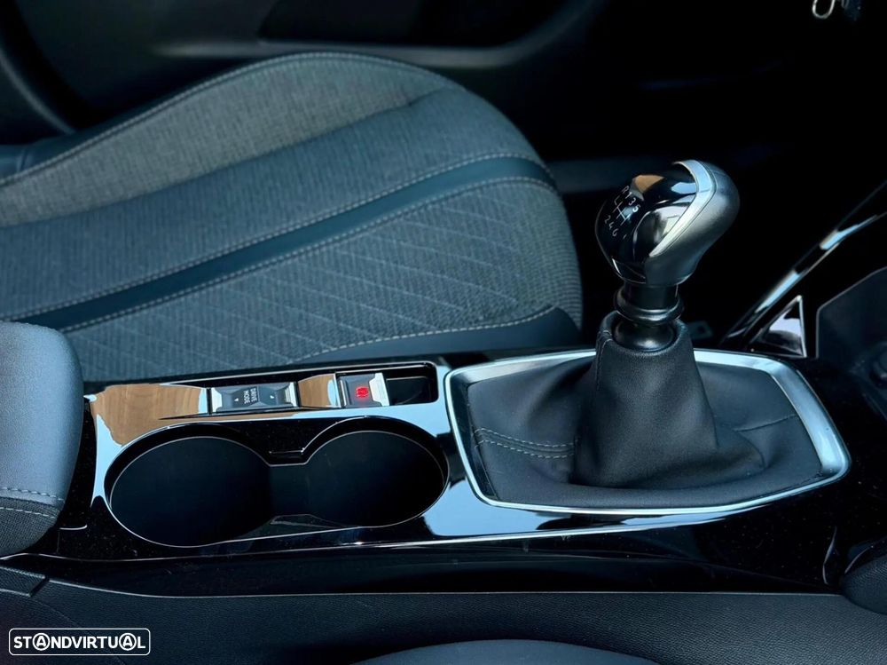 Peugeot 2008 - 13