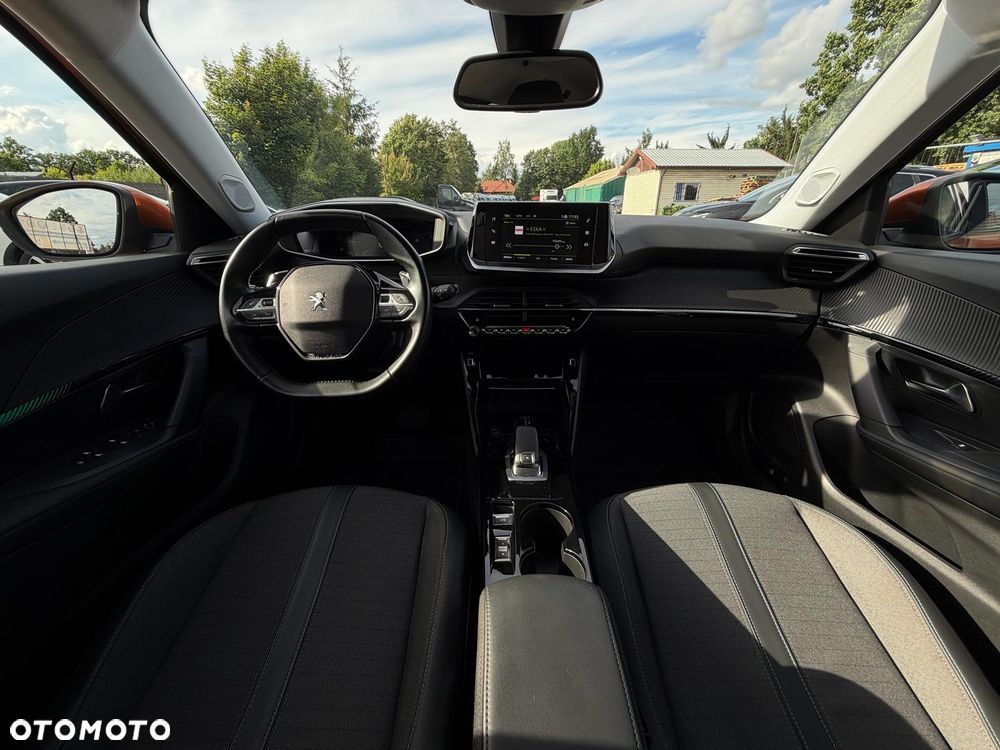 Peugeot 2008 BlueHDi 130 EAT8 Allure Pack - 27