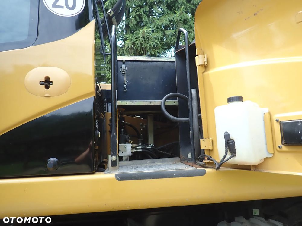 Caterpillar M318D - 5