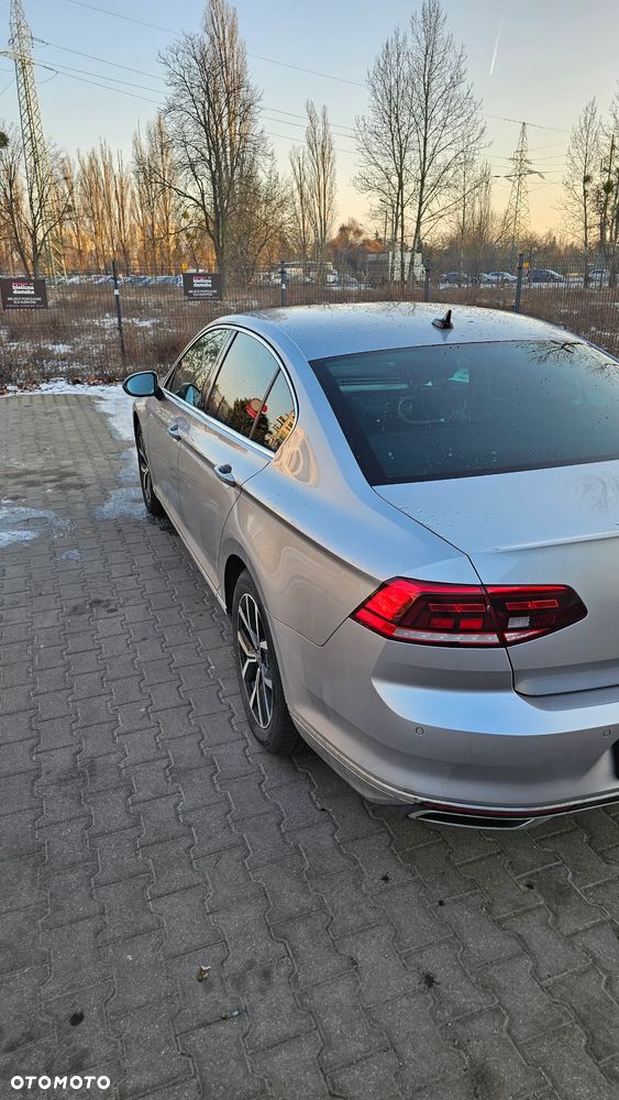 Volkswagen Passat - 8