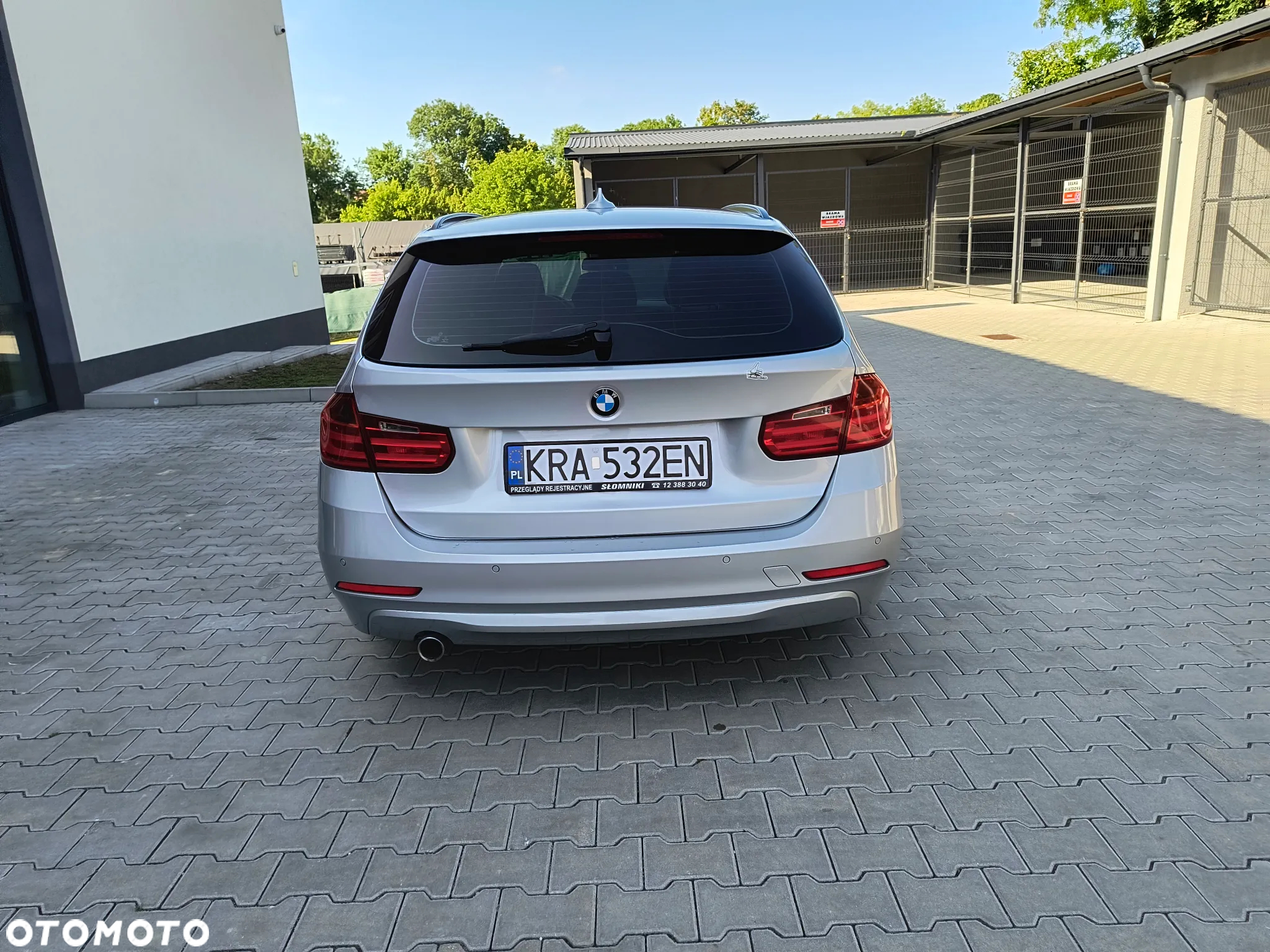BMW Seria 3 320d DPF Touring - 24
