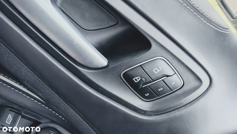 Ford Kuga 2.0 TDCi 4x4 Vignale - 27