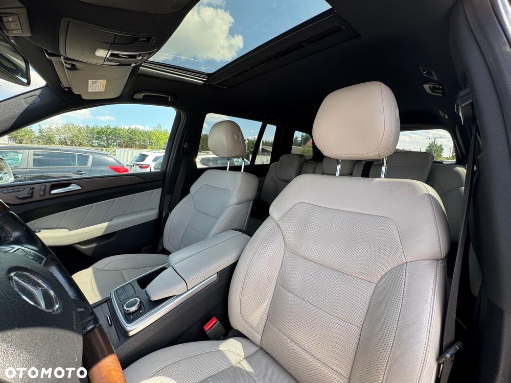 Mercedes-Benz GL - 12