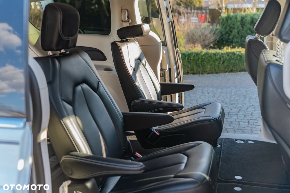 Chrysler Pacifica - 39