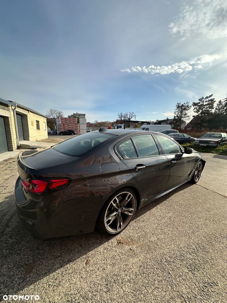 BMW Seria 5 M550i xDrive sport - 4