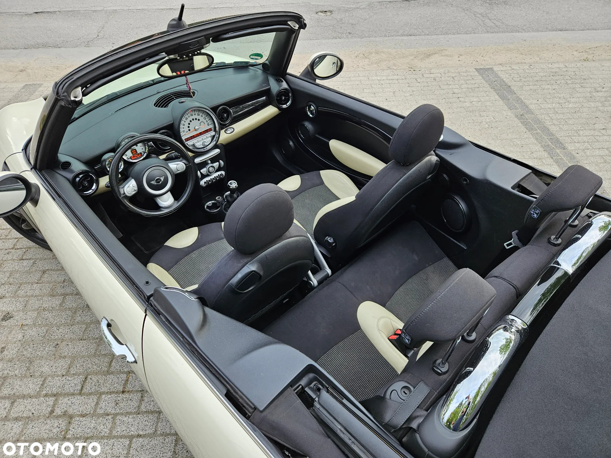 MINI Cooper Cabrio - 10