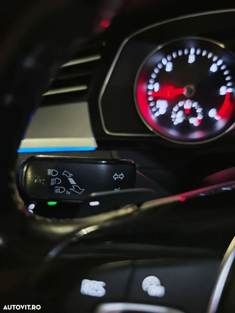 Volkswagen Passat Variant 2.0 TDI DSG Comfortline - 21