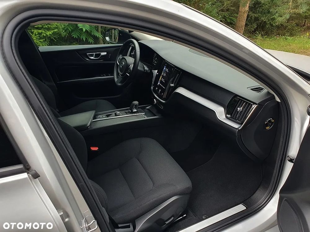 Volvo V60 B3 B DKG Momentum Pro - 11