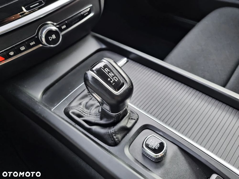 Volvo V60 T5 Geartronic Momentum - 19